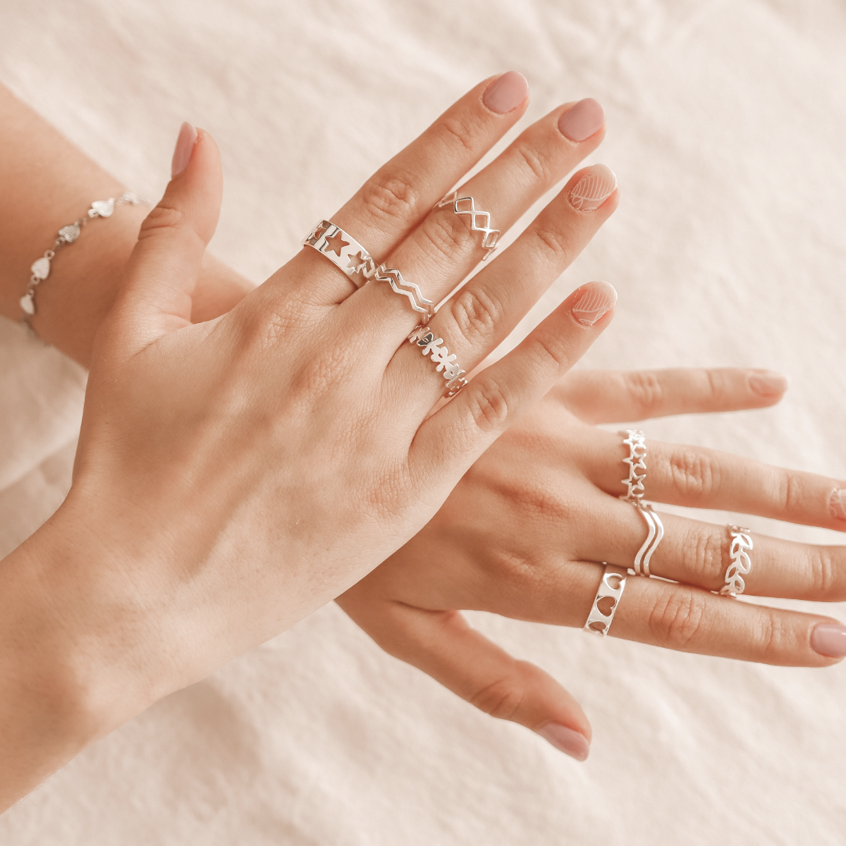 Na którym palcu nosić pierśionek zasady