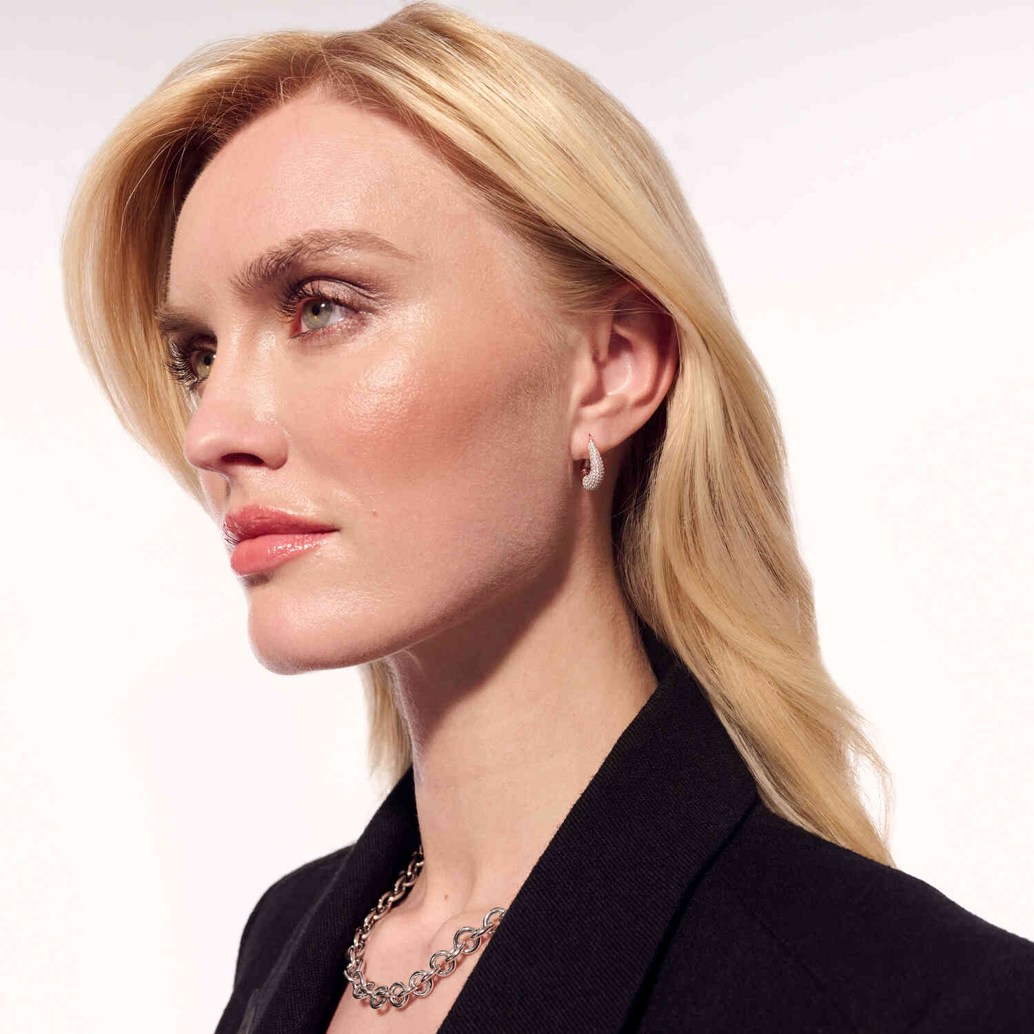 Iskrząca Forma: Srebrne kolczyki Glorenza Piccolo Pavé od Sif Jakobs, Vivagem Selection