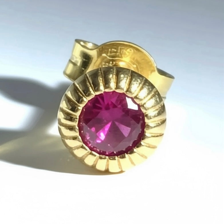 Złote Kolczyki Sztyfty z Rubinowym Kamieniem | Prezent Miłości | Vivagem