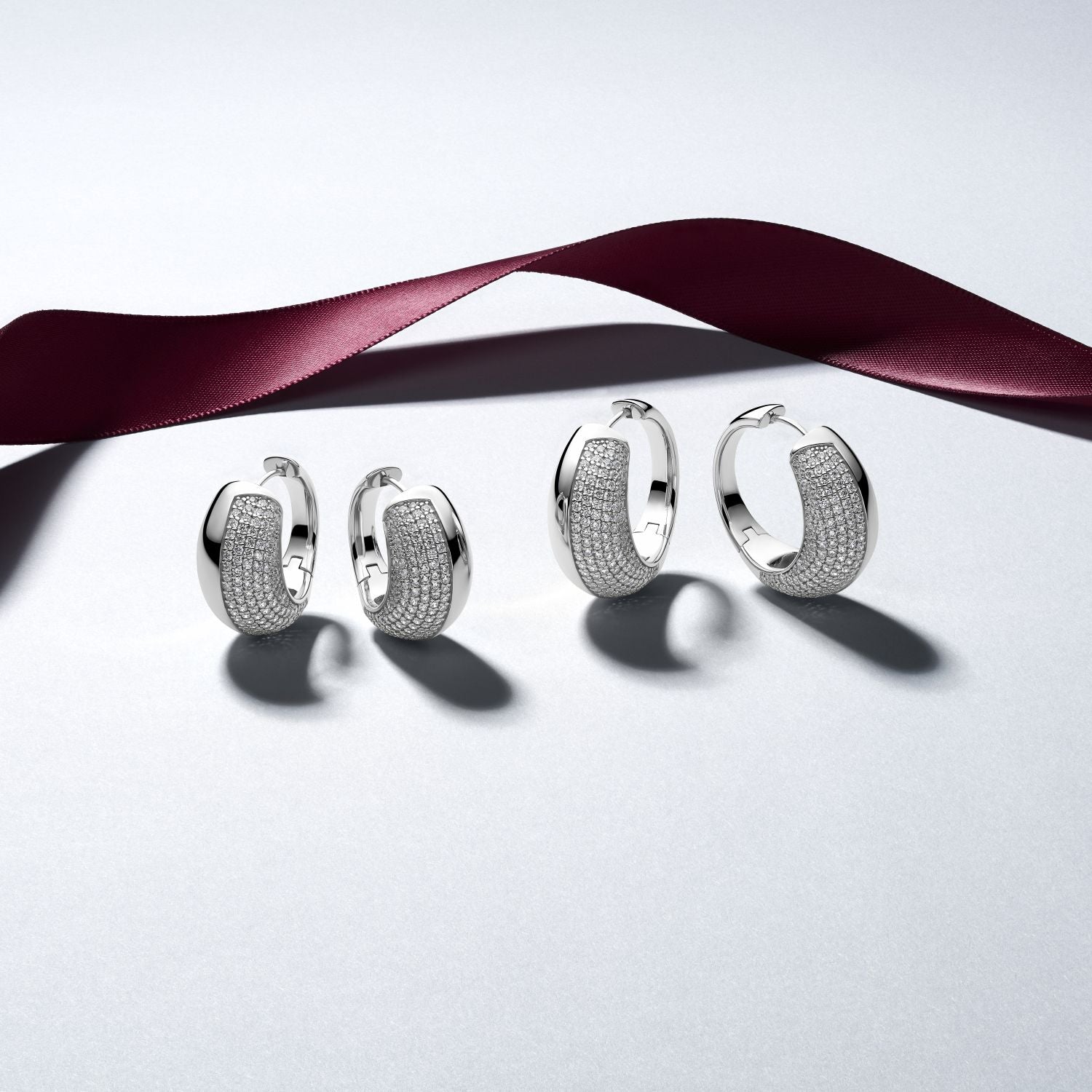 Olśniewająca Kaskada Blasku: Srebrne Kolczyki Koła Fasano Grande Sif Jakobs Pavé, Rodowane, Vivagem Selection