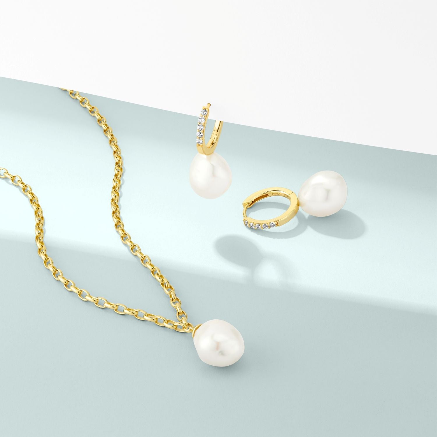 Ciepły Blask Perły: Pozłacany Naszyjnik Padua Uno od Sif Jakobs, Vivagem Selection