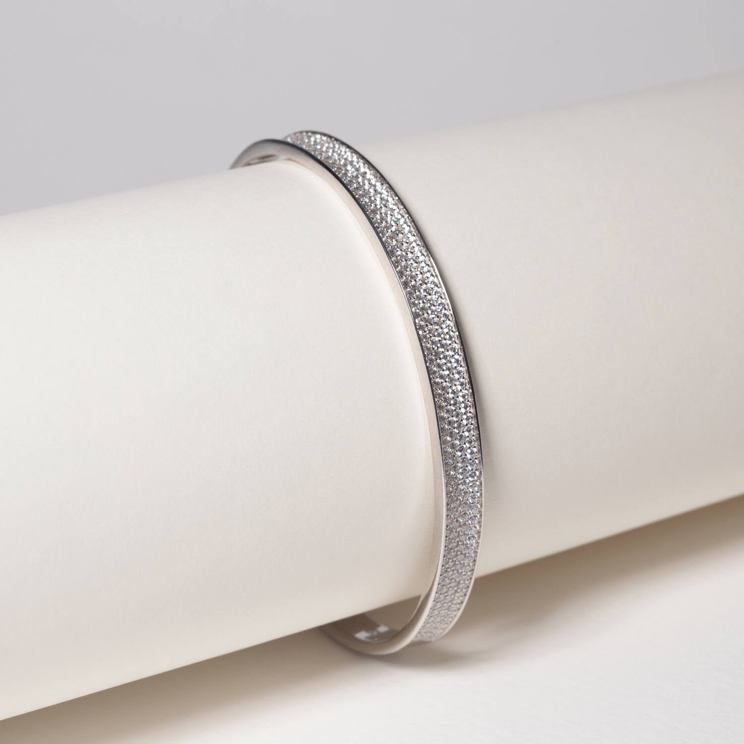 Lodowy Blask Królowej: Srebrna Bransoletka Bangle Felline Concavo Sif Jakobs Pavé, Rodowana, Vivagem Selection