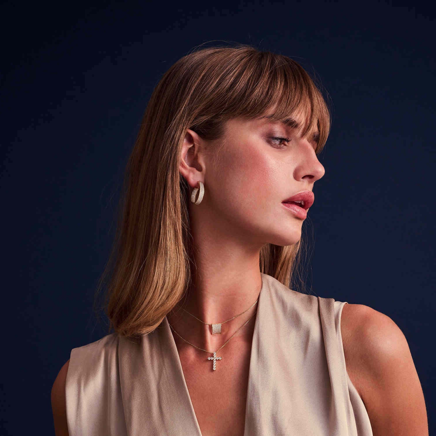 Złociste Łuki Blasku: Pozłacane Kolczyki Półotwarte Felline Concavo Sif Jakobs Pavé, Vivagem Selection