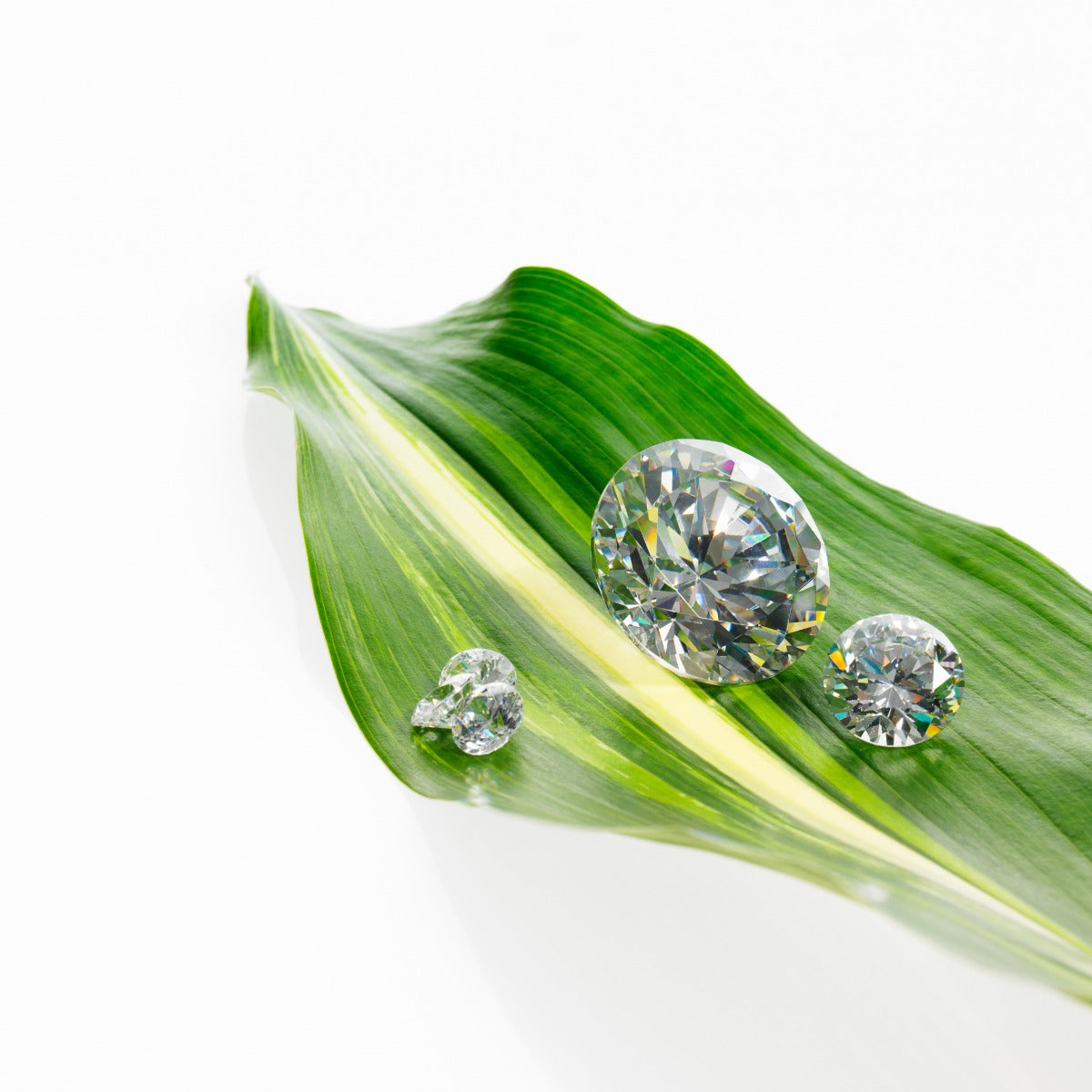 Jak kupować diamenty? Diamenty naturalne vs diamenty labolatoryjne
