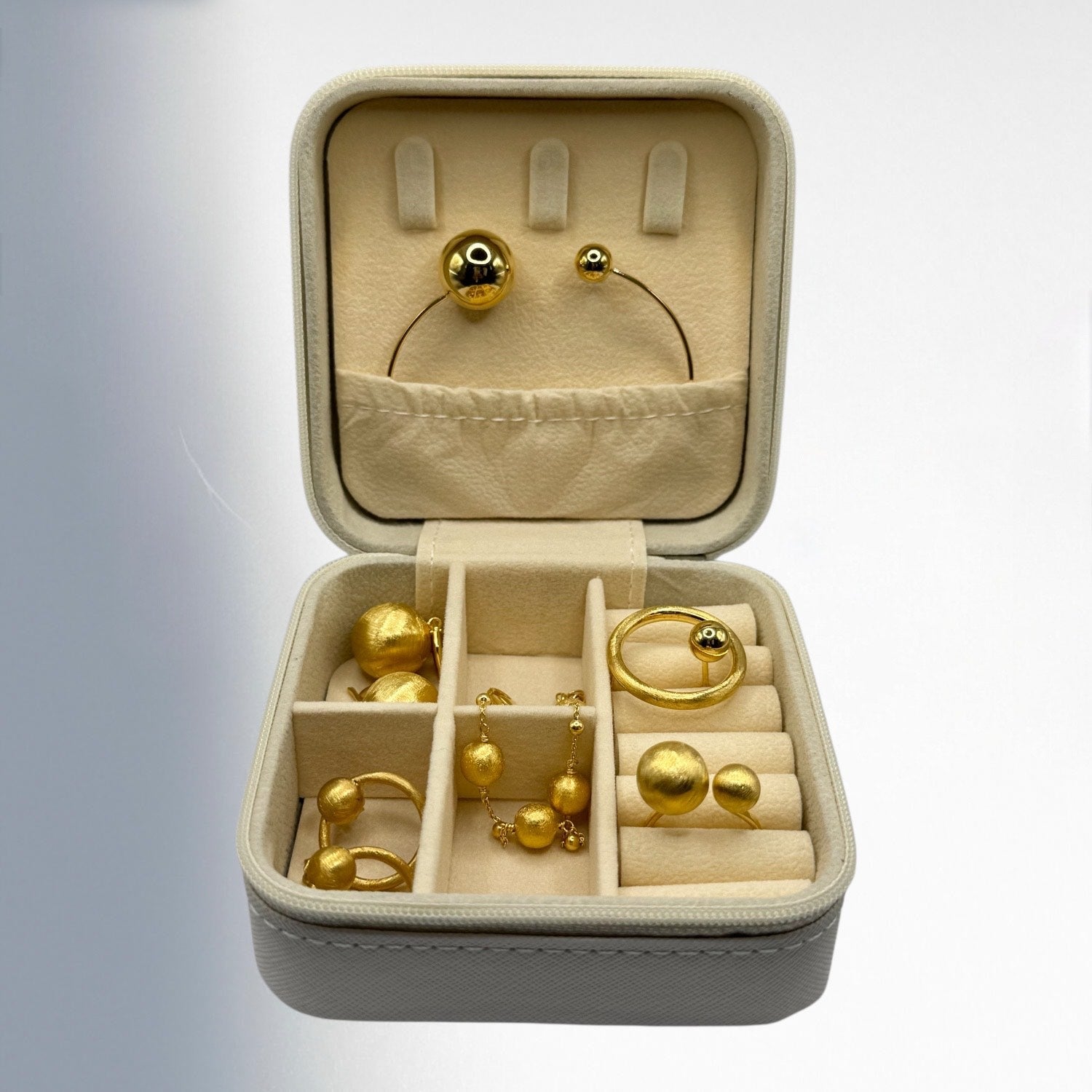 jak przechowywać biżuterię - travel box
