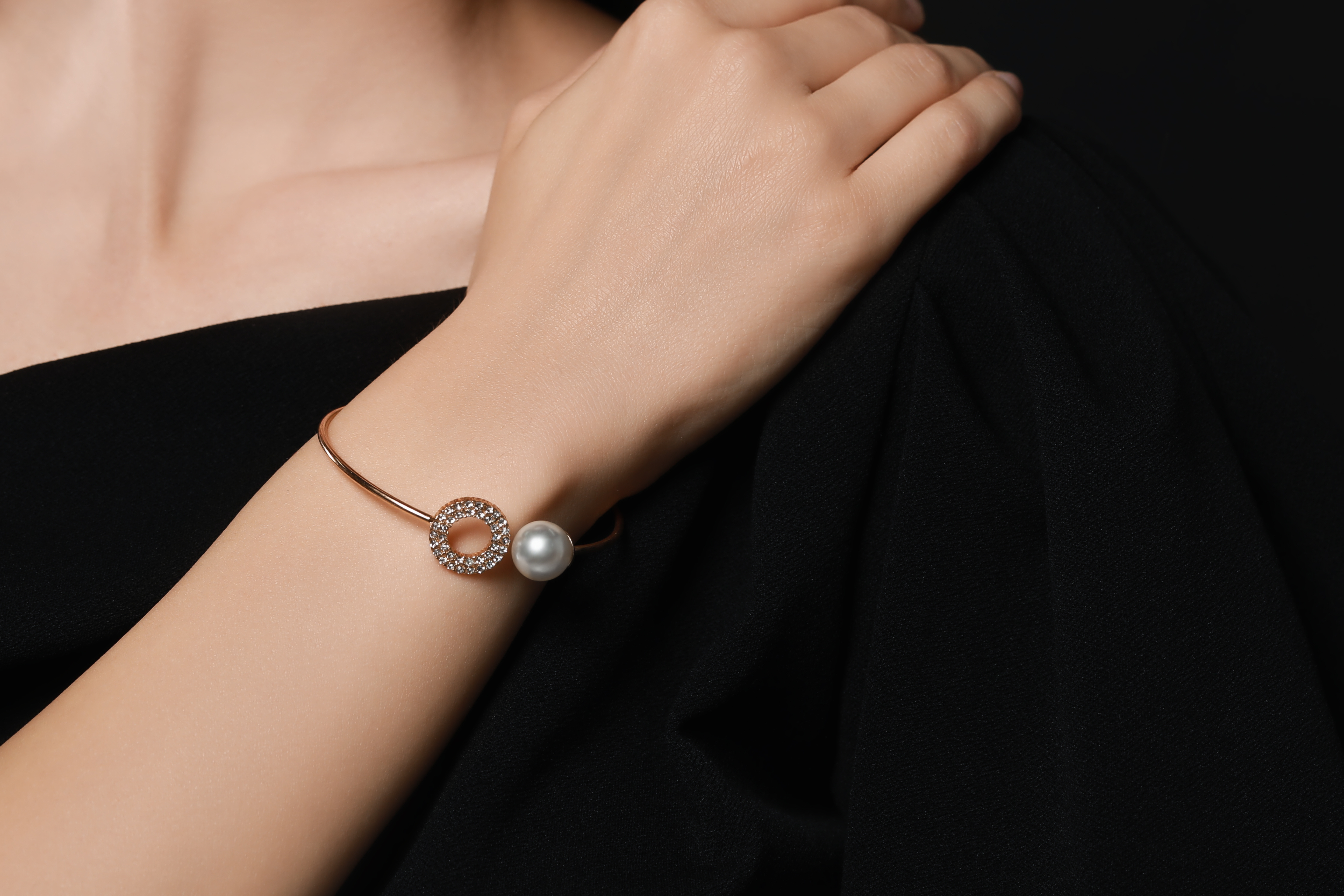 Bransoletki z perłami