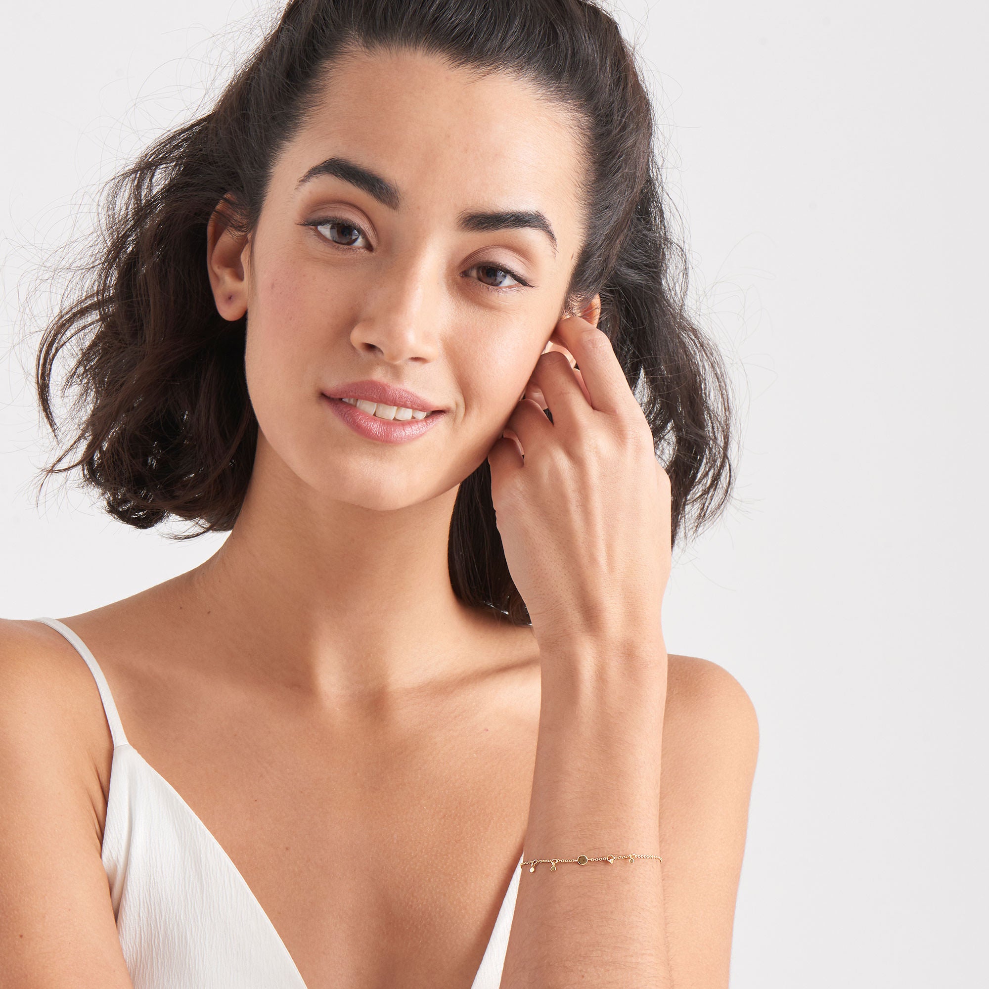 Złota Bransoletka Ania Haie Geometryczne Wiszące Dyski na modelce