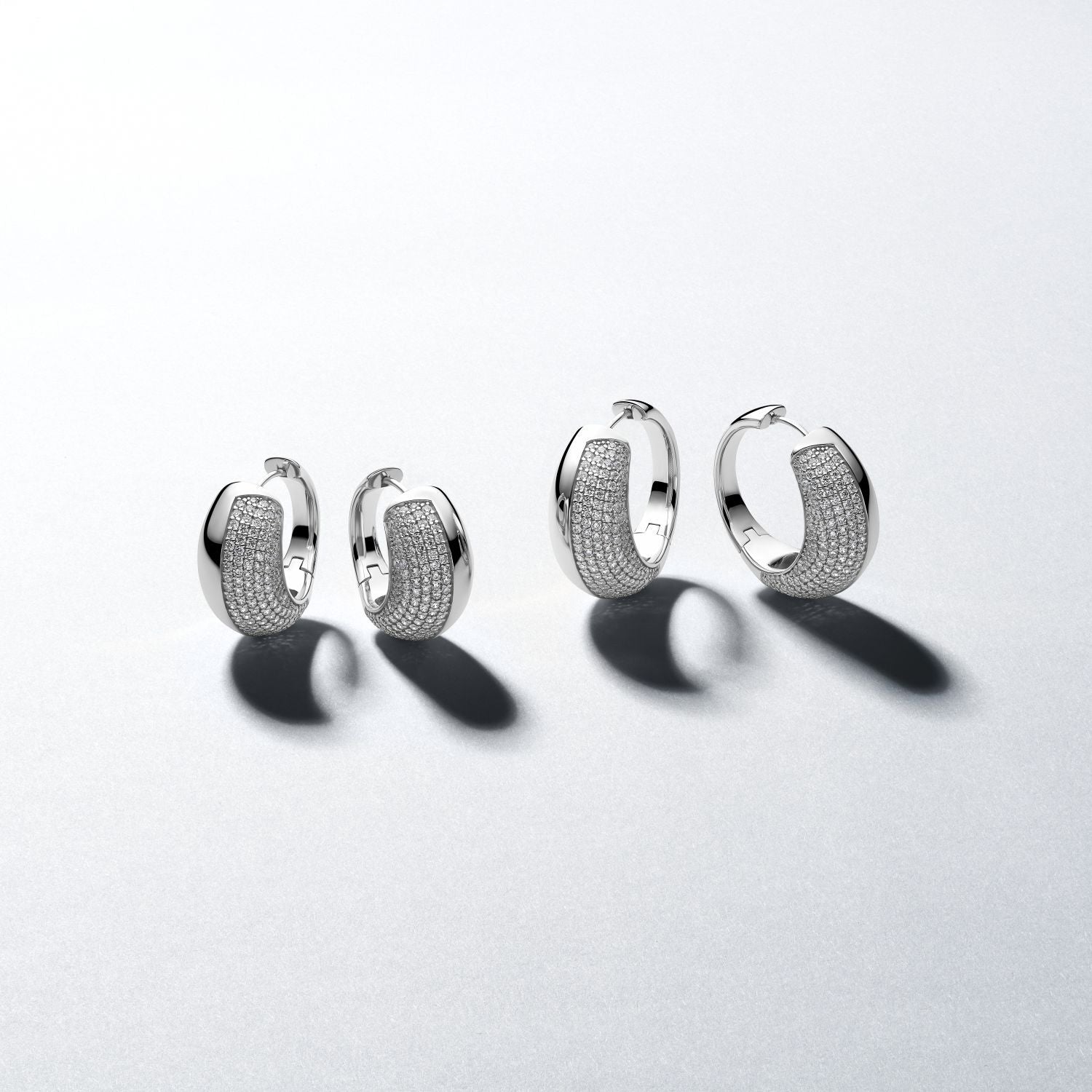 Olśniewająca Kaskada Blasku: Srebrne Kolczyki Koła Fasano Grande Sif Jakobs Pavé, Rodowane, Vivagem Selection