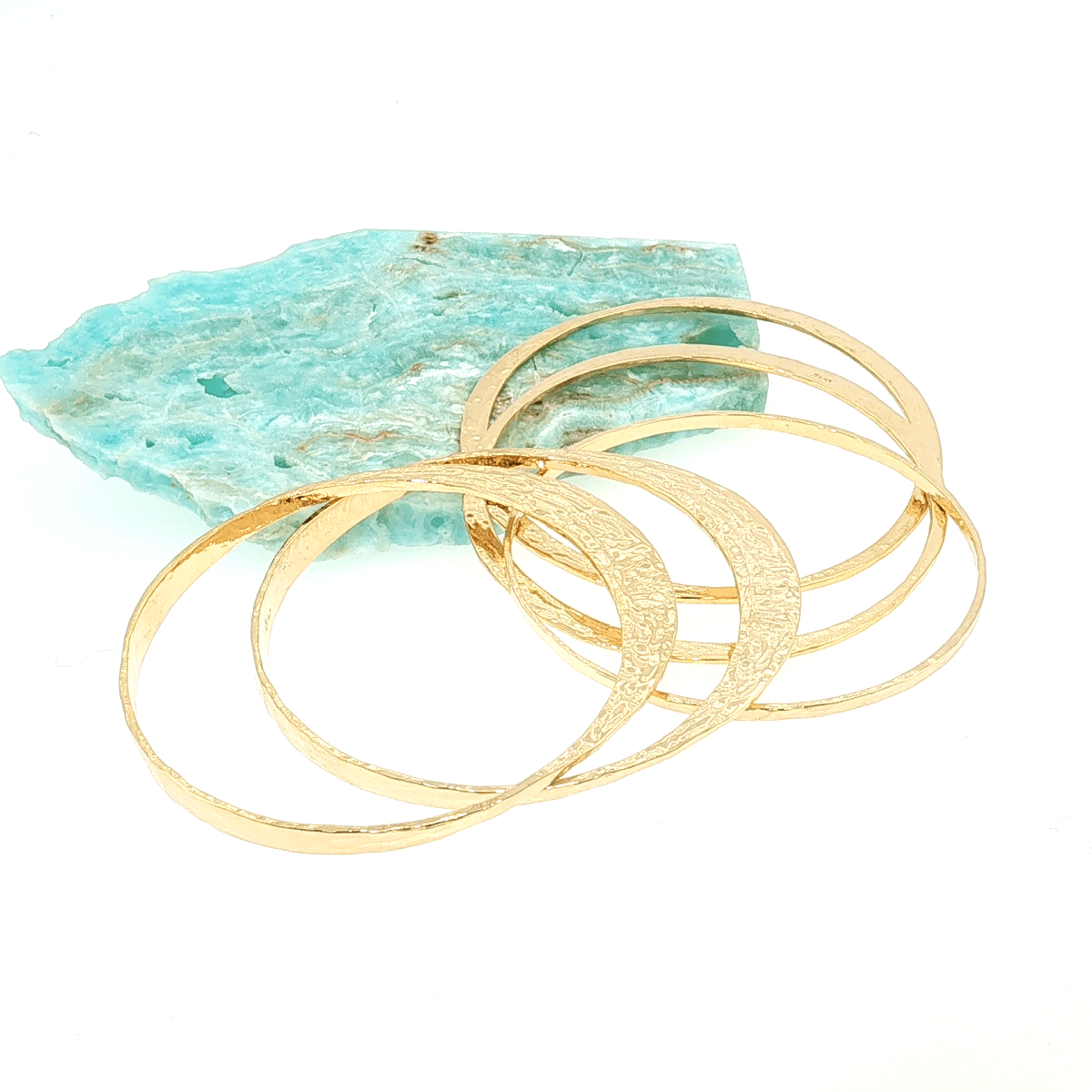 Złota Kaskada Słońca: Zestaw 5 Bransoletek Bangle Etrusca Gioielli, Młotkowane, Vivagem Selection - zdjęcie 5